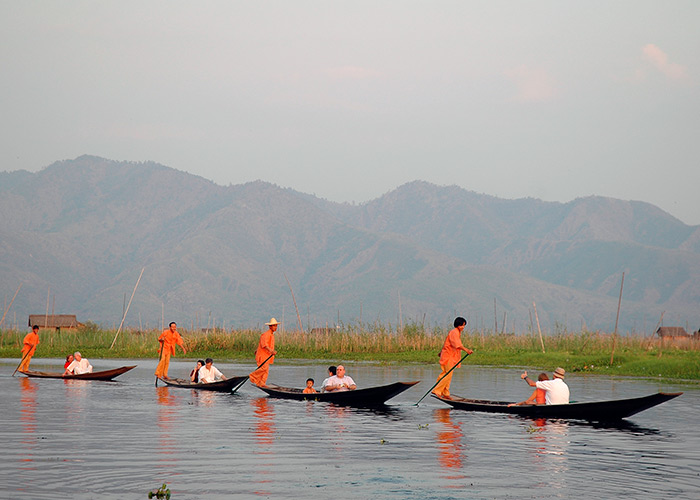 Traditional Inthar Canoe Service